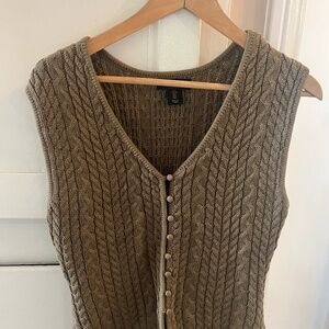 House of Harlow 1960 Cable Knit Button Sweater Vest – Size L – Olive